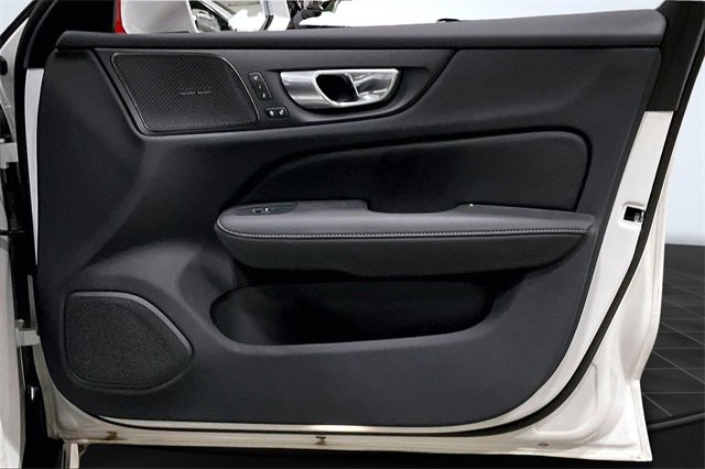 Certified 2024 Volvo V60 B5 Cross Country Ultimate w/ Protection Package Premier image 25