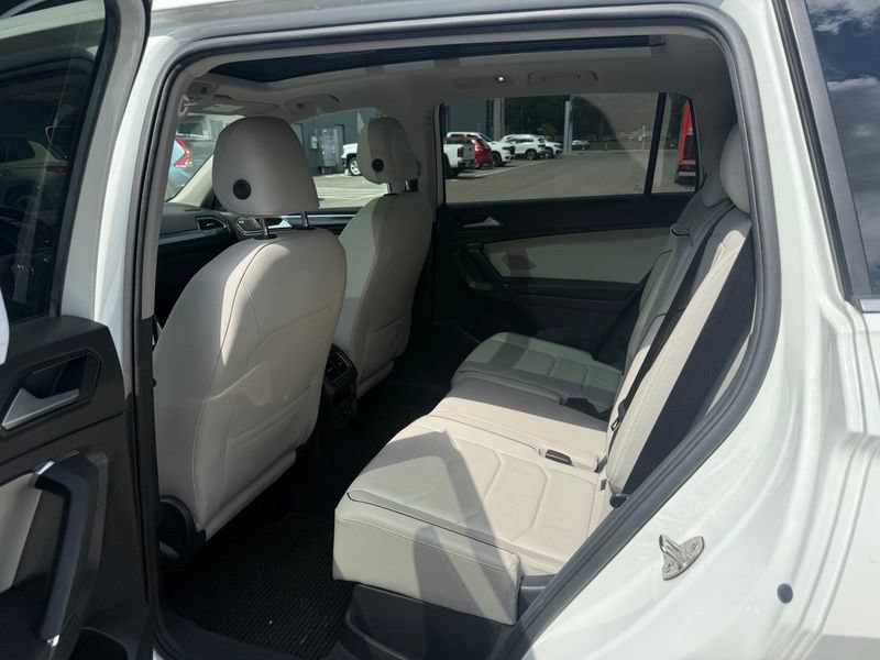 Used 2018 Volkswagen Tiguan SEL Premium AWD/4WD image 11