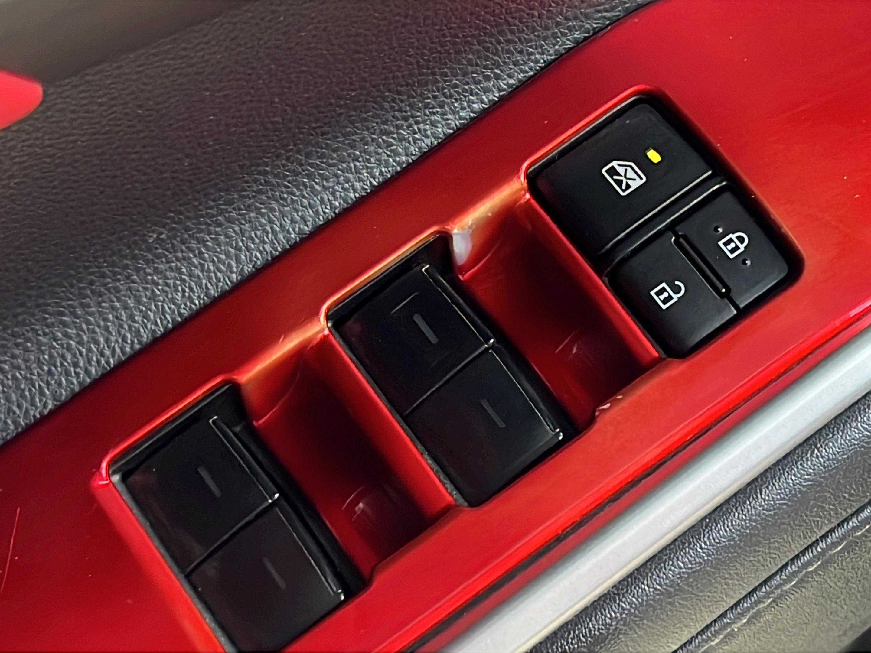 Used 2022 Toyota Highlander LE FWD image 18