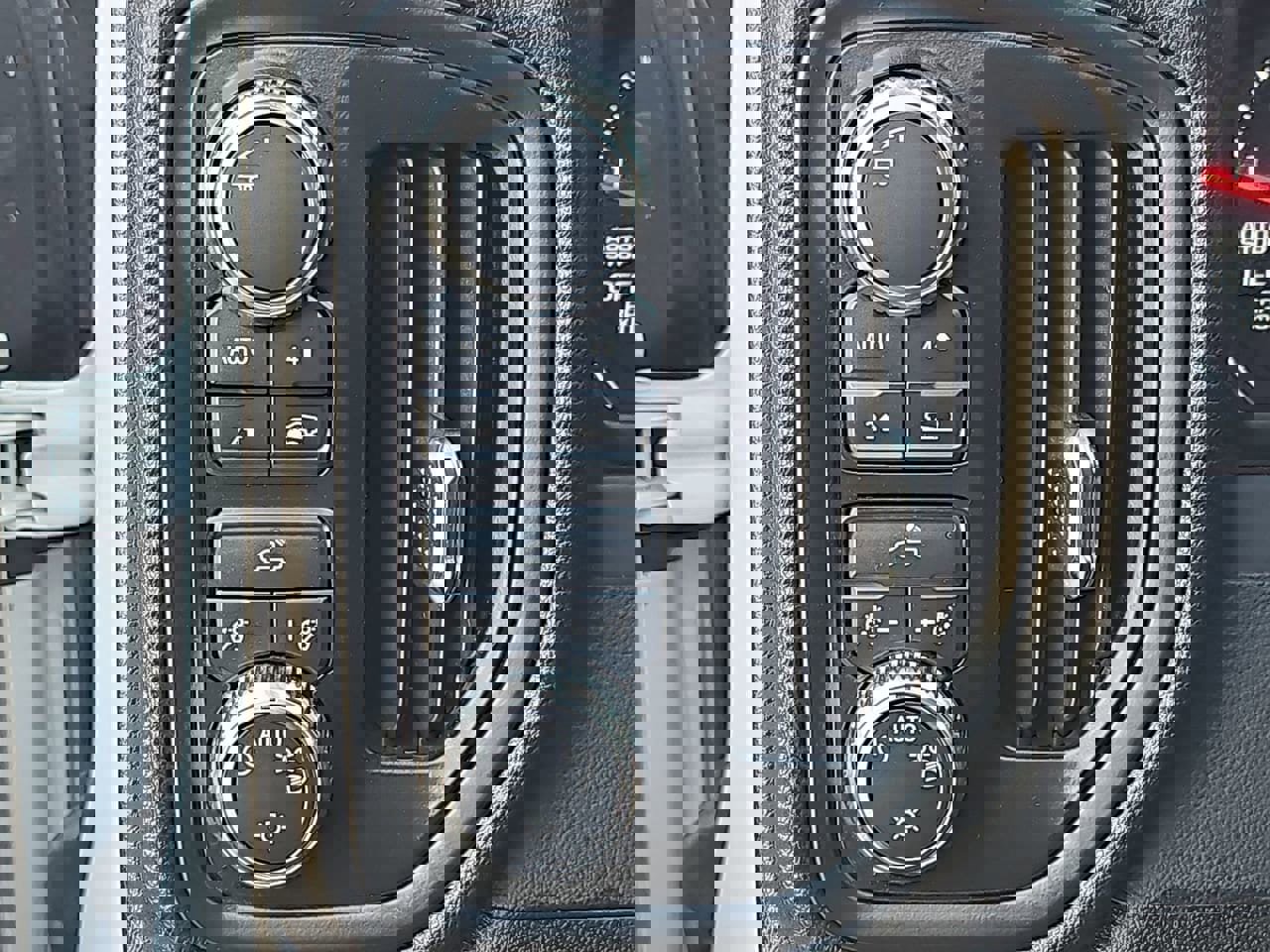 Used 2024 GMC Sierra 1500 Pro w/ Graphite Edition image 28