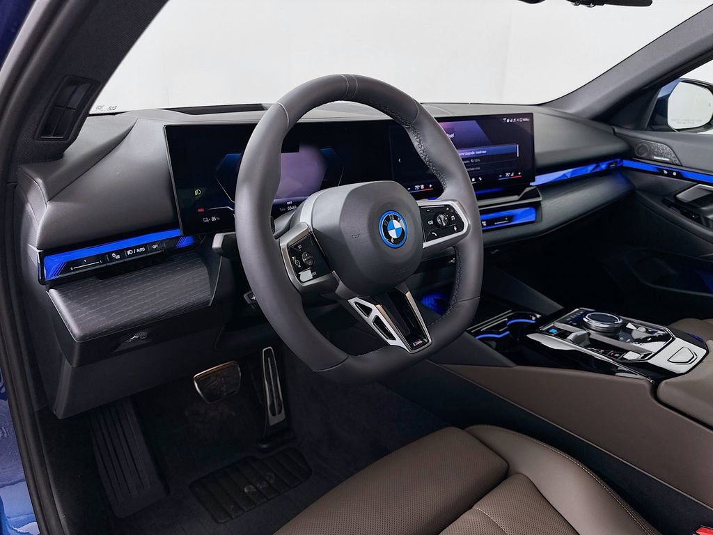Used 2026 BMW i5 eDrive40 w/ M Sport Package image 9