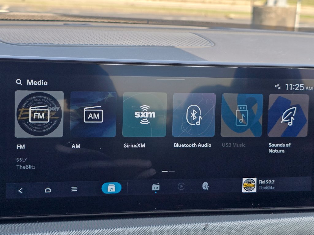 Used 2025 Hyundai Sonata SE FWD image 4