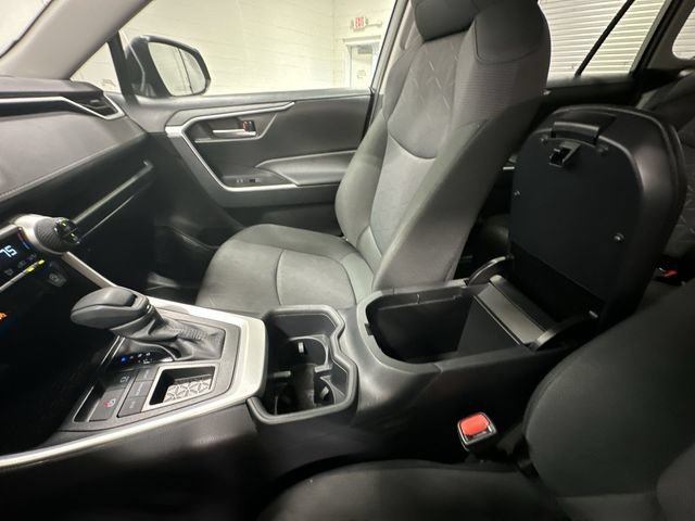Used 2025 Toyota RAV4 XLE FWD image 27