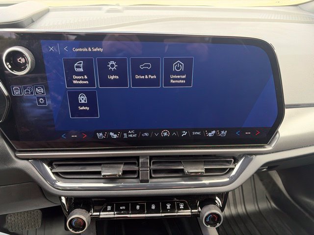 Used 2026 Chevrolet Equinox EV RS w/ Active Safety Package 3 AWD/4WD image 28