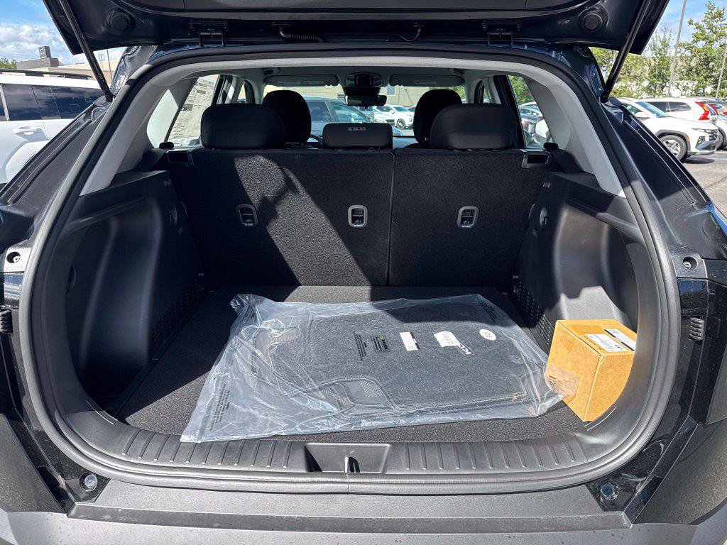 New 2027 Hyundai Kona SE AWD/4WD image 8