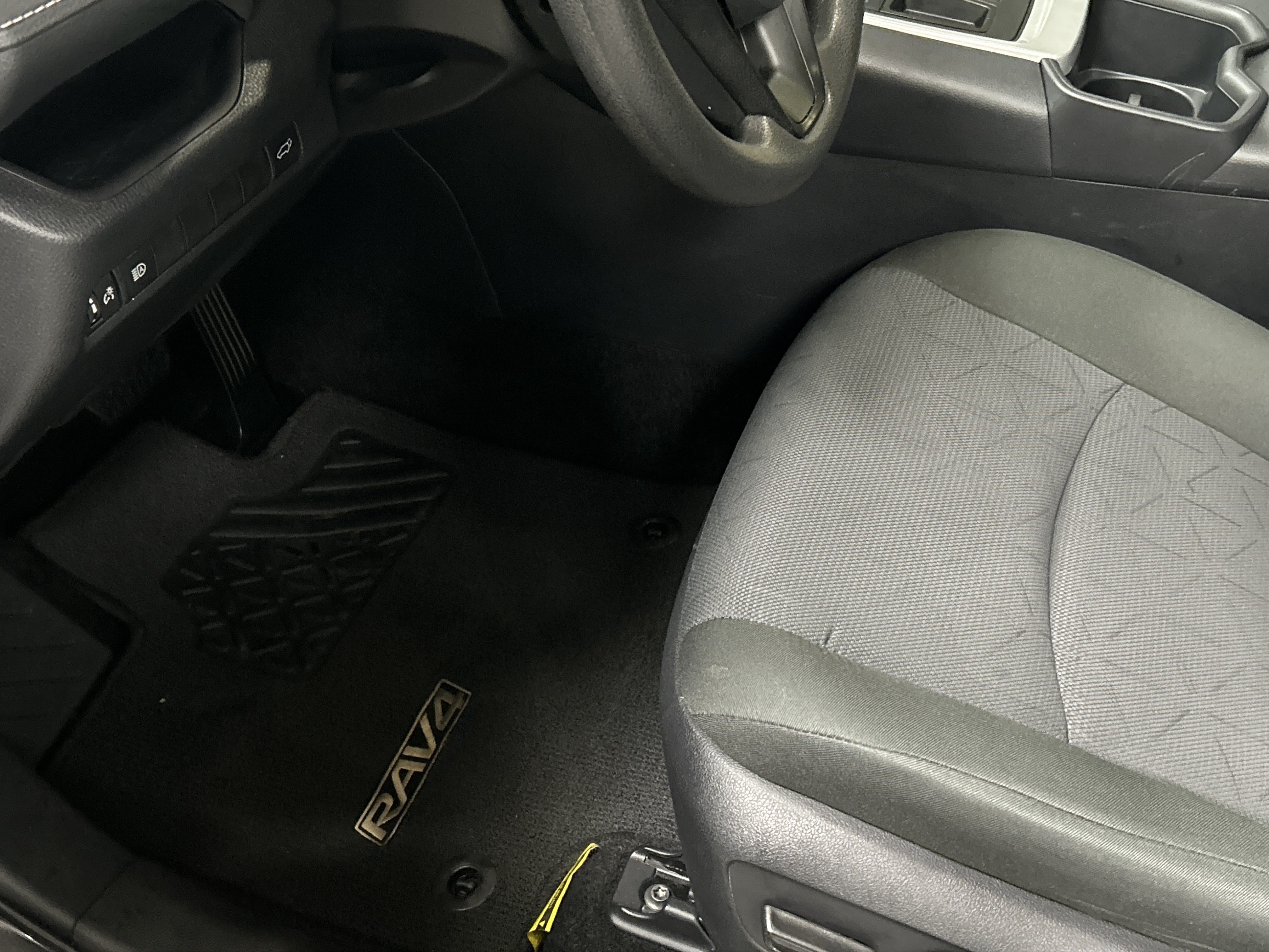 Certified 2025 Toyota RAV4 XLE w/ Convenience Package FWD image 17