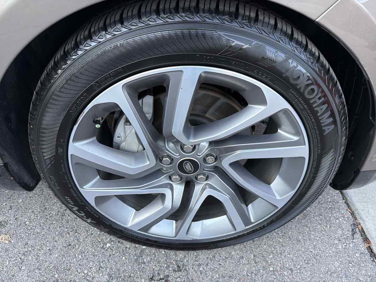 Used 2018 Land Rover Range Rover Sport HSE image 21