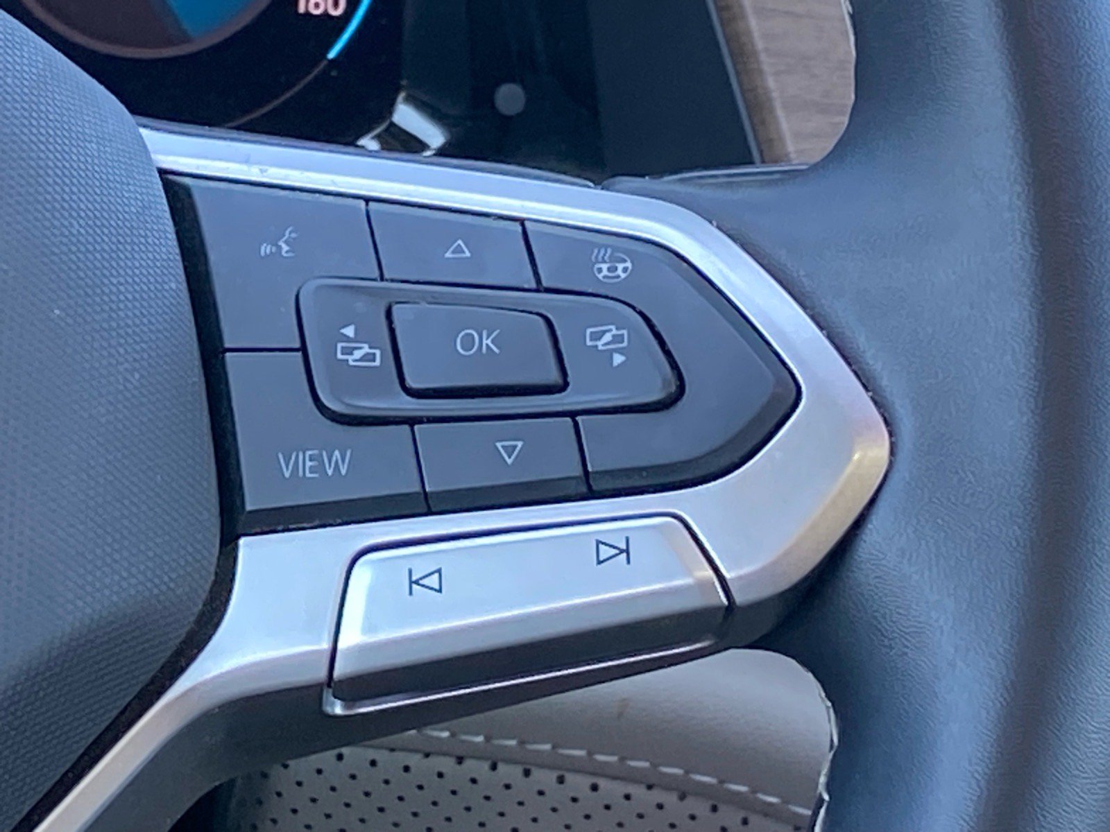 Certified 2024 Volkswagen Atlas SE AWD/4WD image 6