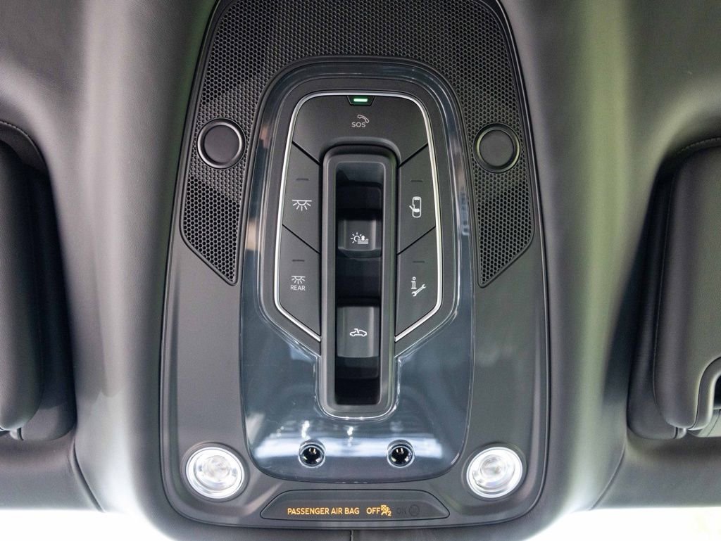 Certified 2024 Bentley Bentayga Extended Wheelbase image 32