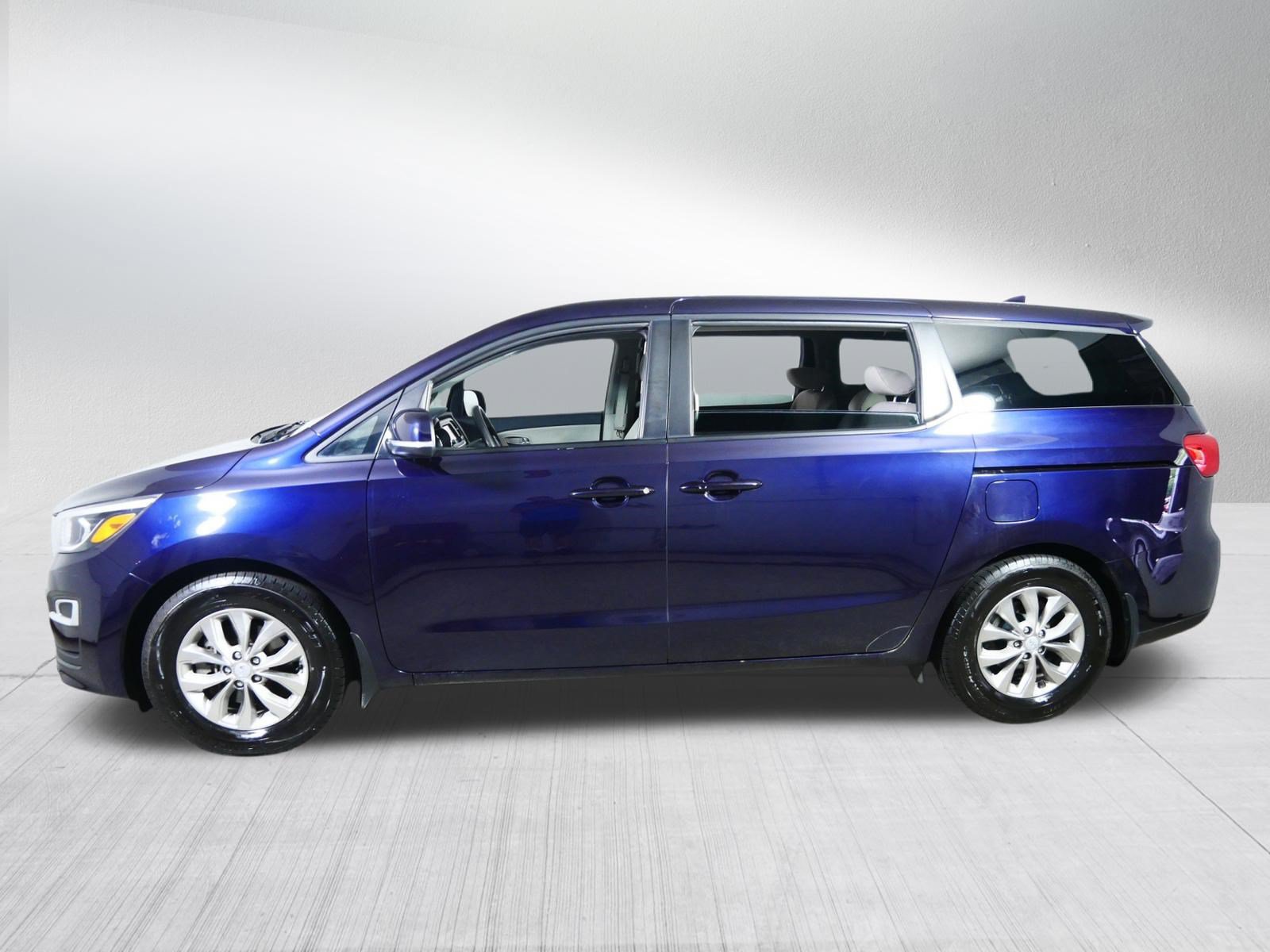 Used 2019 Kia Sedona LX FWD image 4