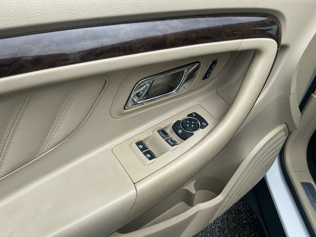 Used 2013 Ford Taurus Limited FWD image 16
