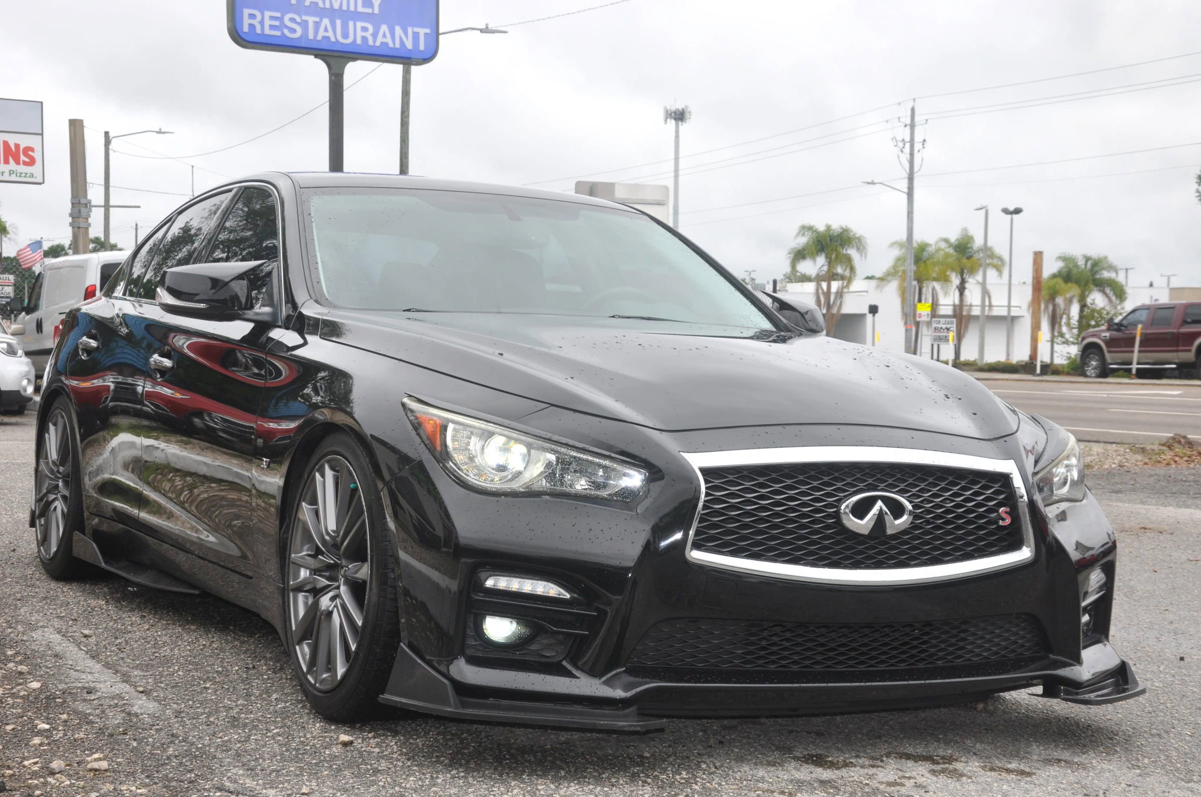 Used 2014 INFINITI Q50 Premium w/ Navigation Package RWD image 5