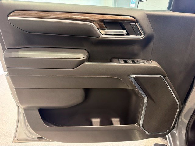 Used 2024 Chevrolet Silverado 1500 LT AWD/4WD image 14