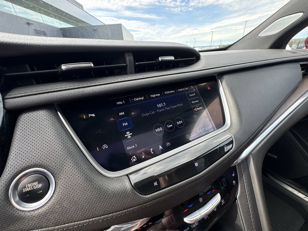 Used 2020 Cadillac XT5 Premium Luxury w/ LPO, Floor Liner Package FWD image 22