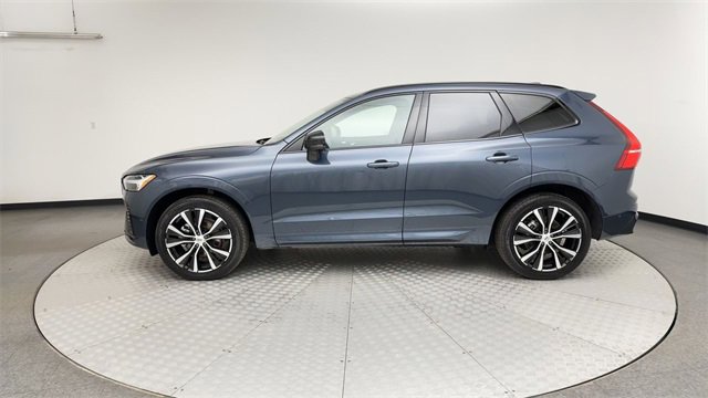 Used 2025 Volvo XC60 B5 Plus image 5