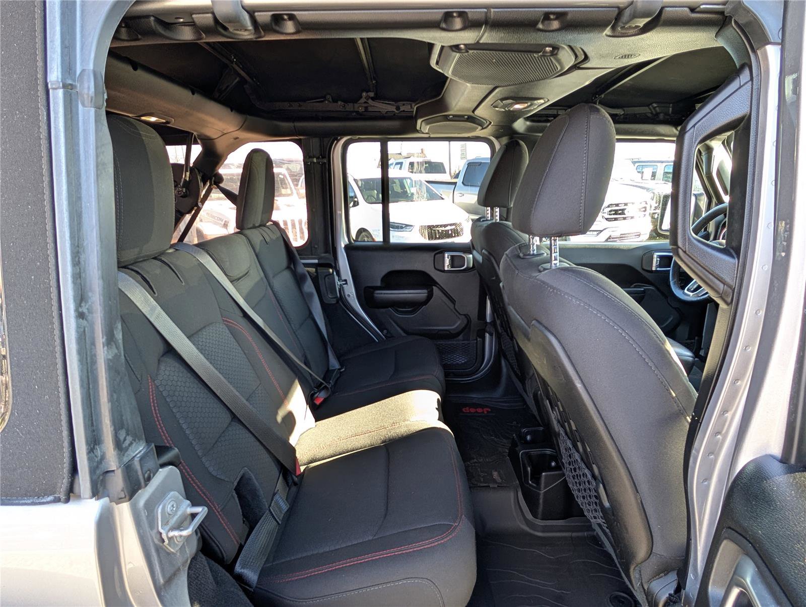 Used 2018 Jeep Wrangler Unlimited Rubicon image 12