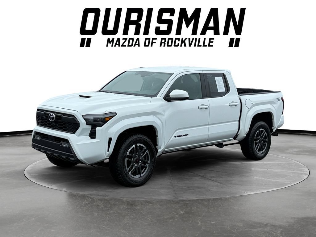 Used 2025 Toyota Tacoma TRD Sport AWD/4WD image 2