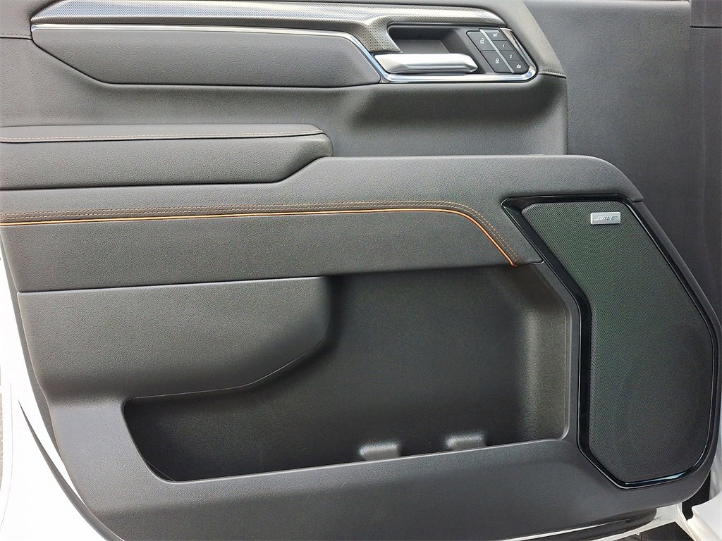 Used 2025 GMC Sierra 2500 AT4 w/ AT4 Preferred Package image 12