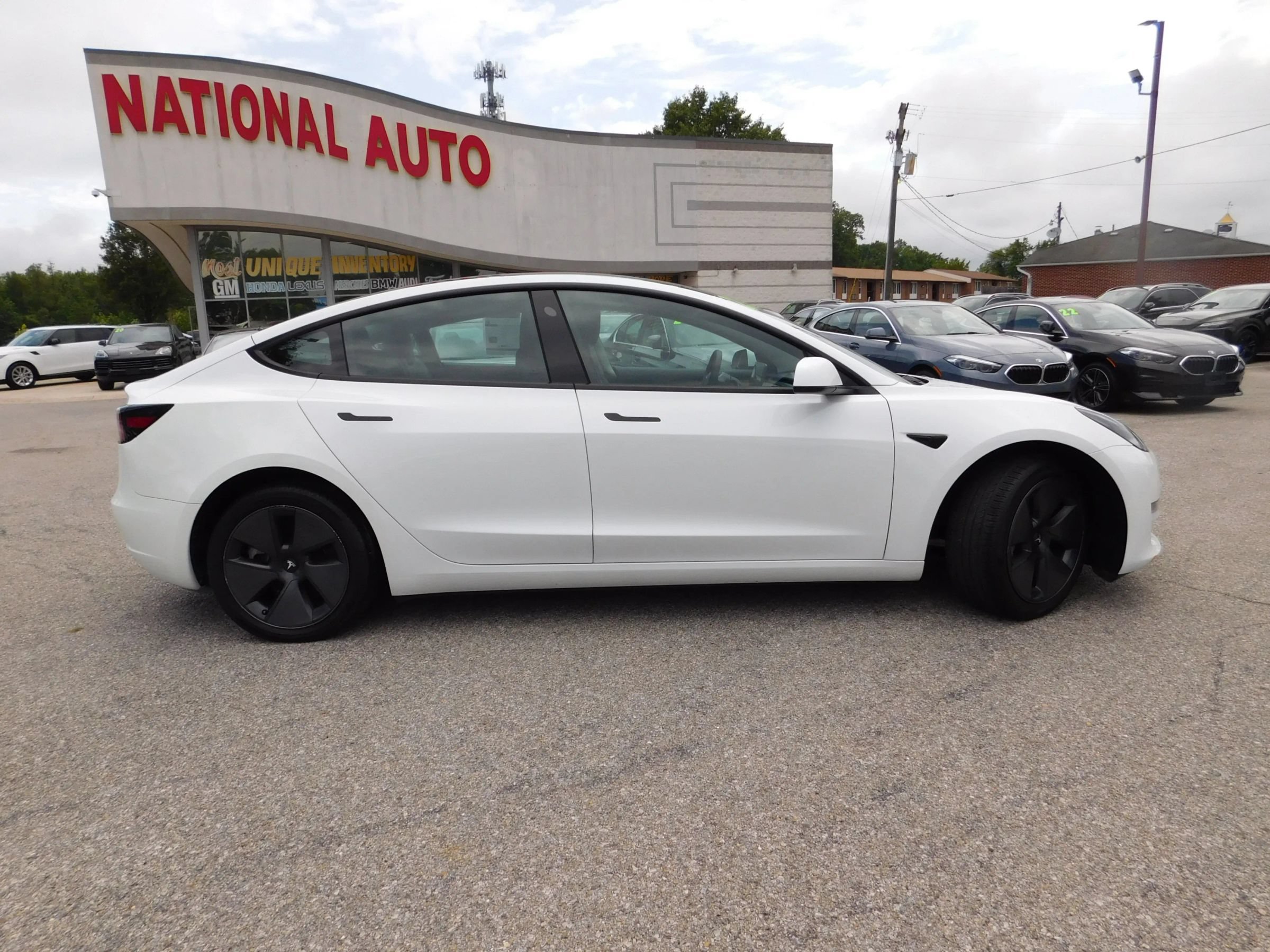 Used 2023 Tesla Model 3 Standard Range RWD image 4