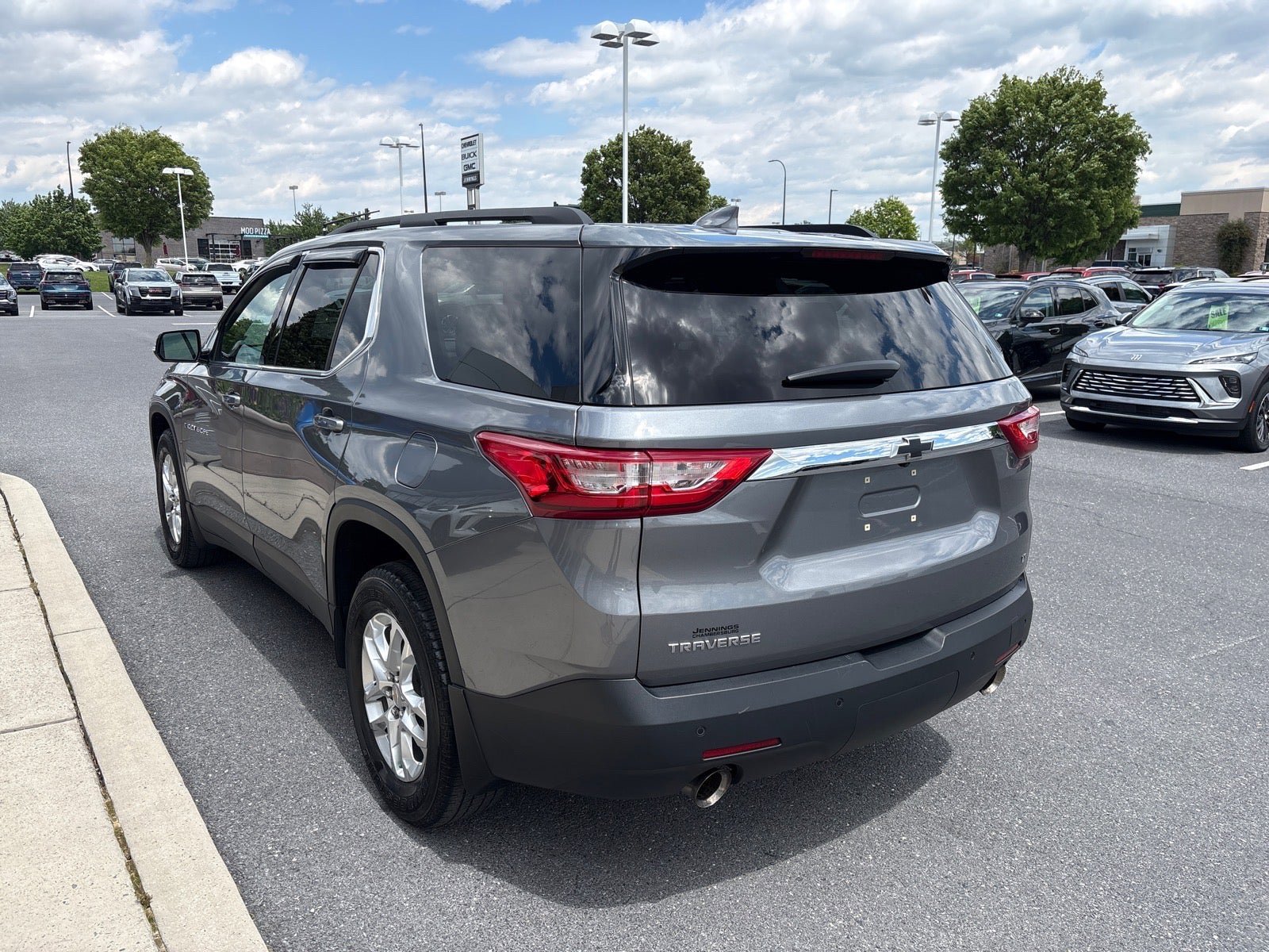 Used 2019 Chevrolet Traverse LT AWD/4WD image 3