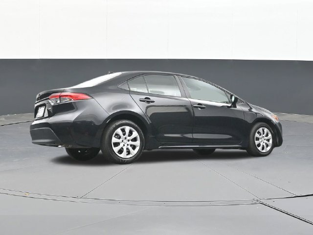 Used 2025 Toyota Corolla LE FWD image 45