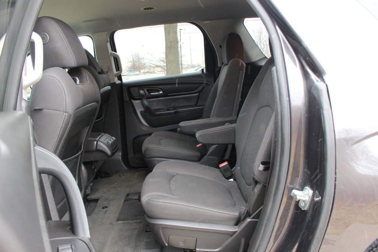 Used 2015 GMC Acadia SLE image 29