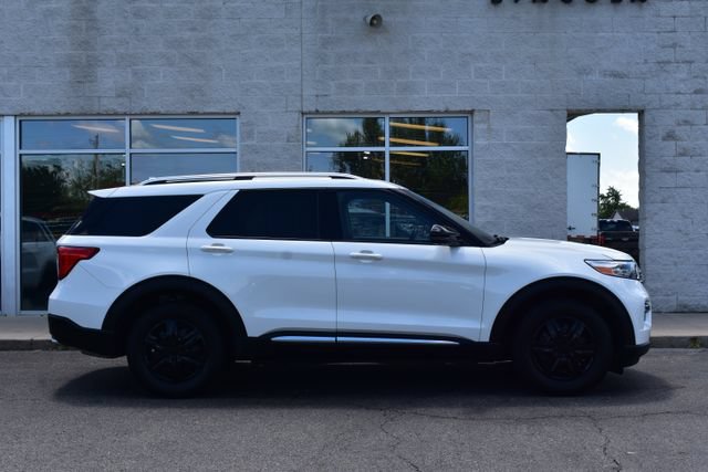 Used 2023 Ford Explorer Limited w/ Class IV Trailer Tow Package AWD/4WD image 3