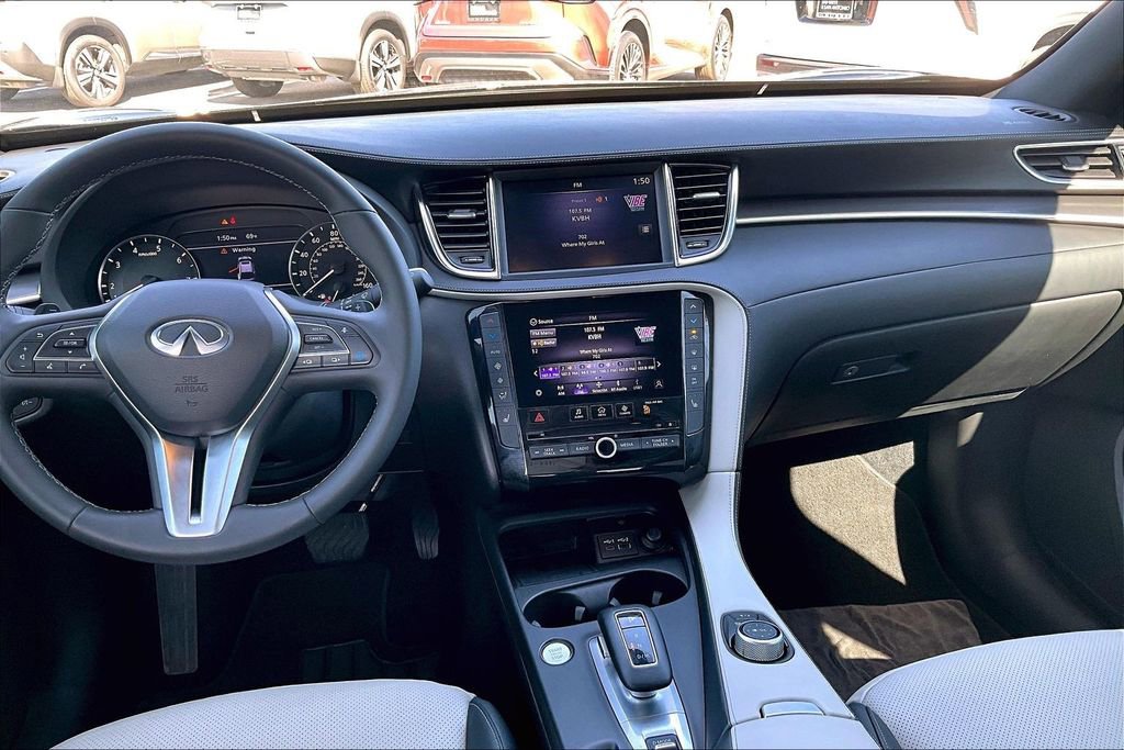 Certified 2024 INFINITI QX55 Luxe w/ Cargo Package image 11