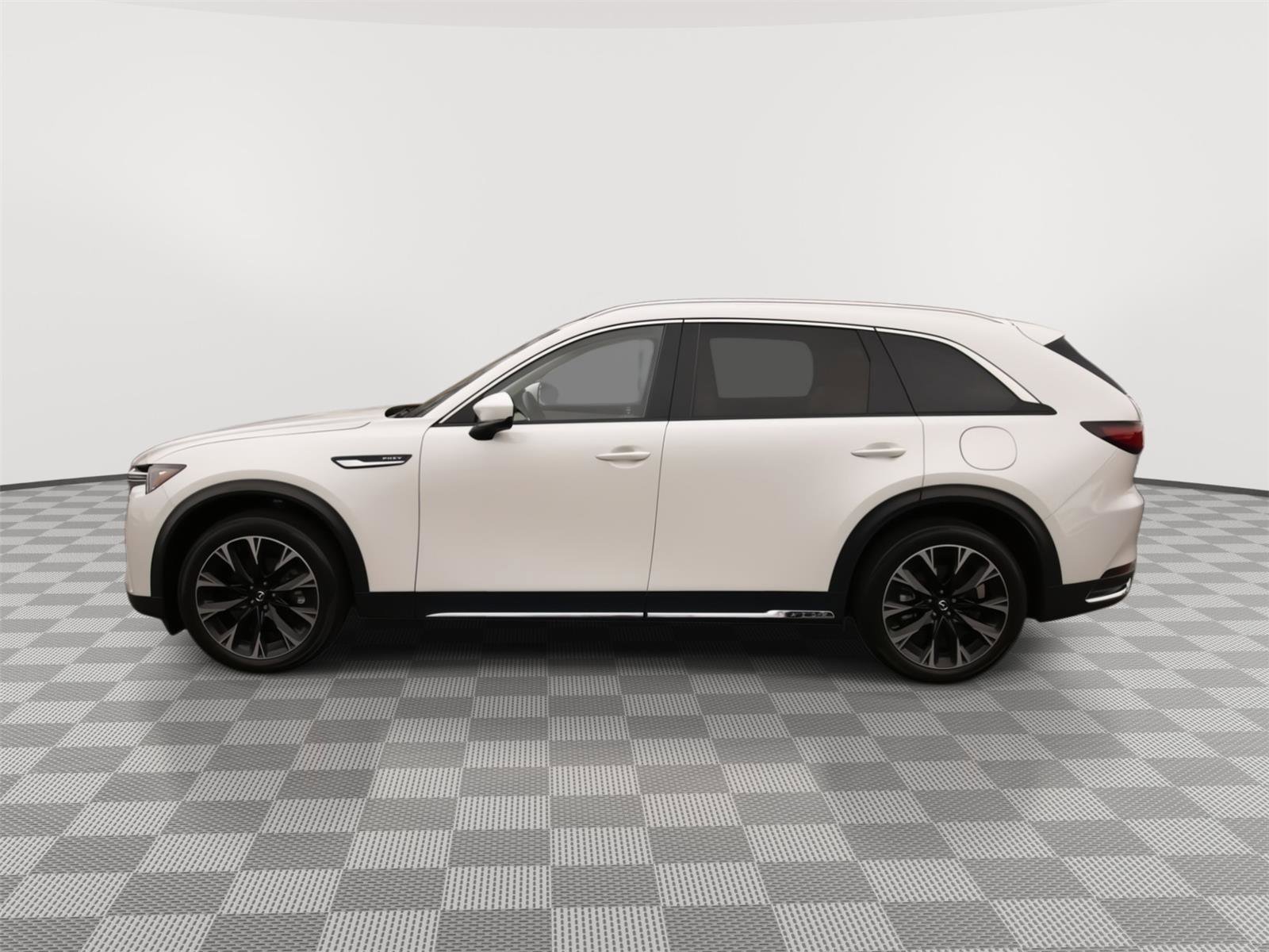 Used 2024 MAZDA CX-90 Plug-In Hybrid w/ Premium Plus image 19