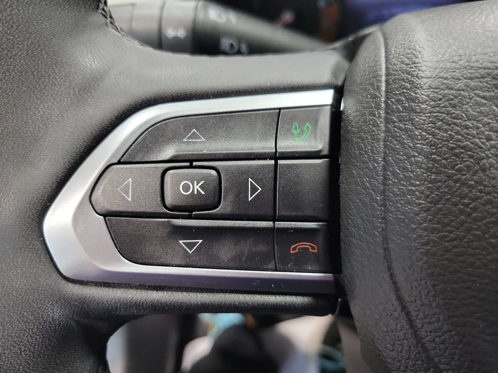 Certified 2023 Jeep Compass Latitude AWD/4WD image 35