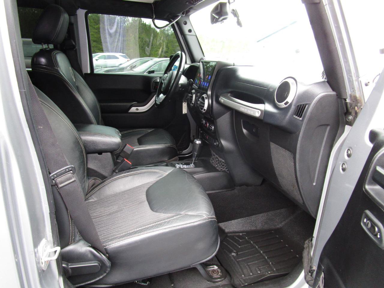 Used 2013 Jeep Wrangler Unlimited Sport AWD/4WD image 27