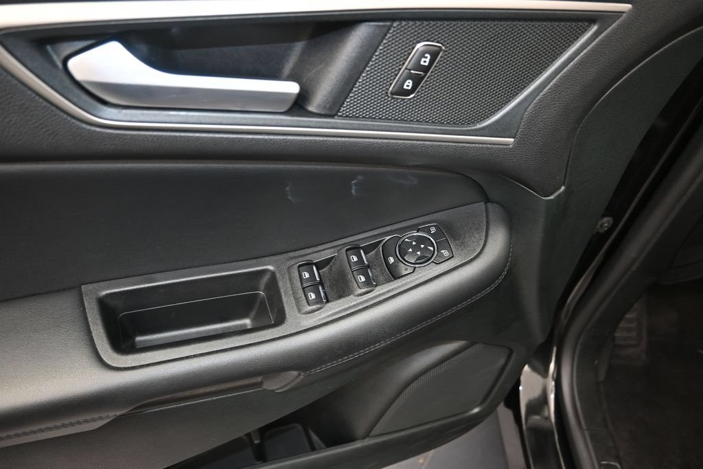 Used 2024 Ford Edge SEL AWD/4WD image 11