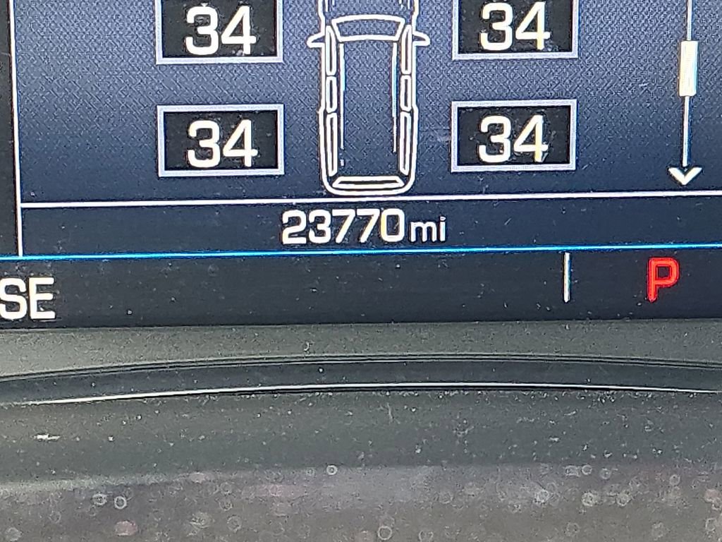 Used 2023 GMC Acadia SLE image 26