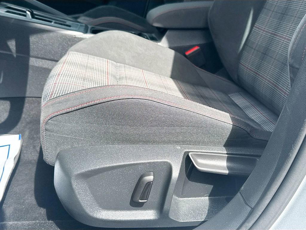 Used 2022 Volkswagen GTI S image 18