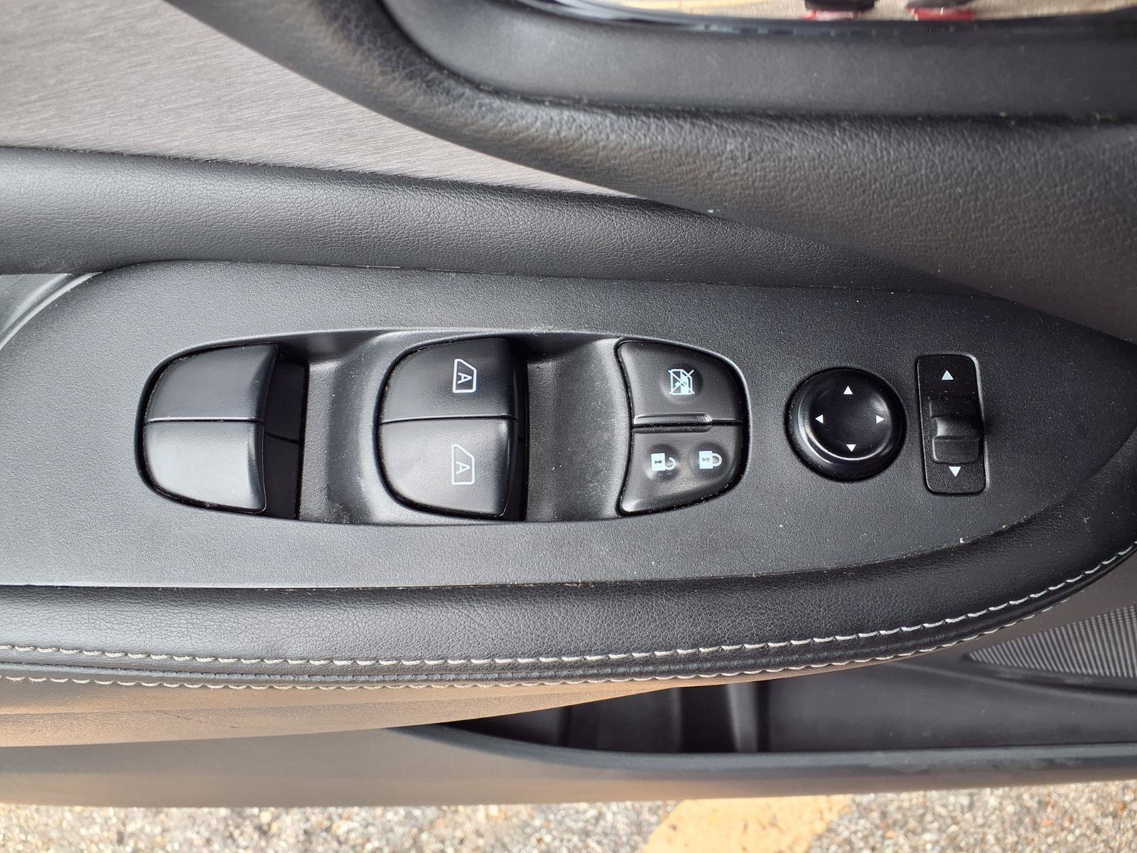 Used 2023 Nissan Murano SV w/ SV Midnight Edition Package FWD image 7