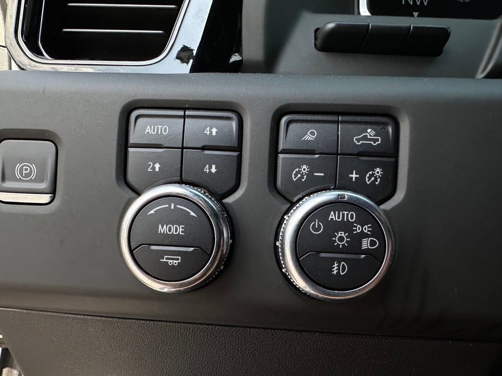 Used 2023 GMC Sierra 1500 AT4 w/ Technology Package AWD/4WD image 39