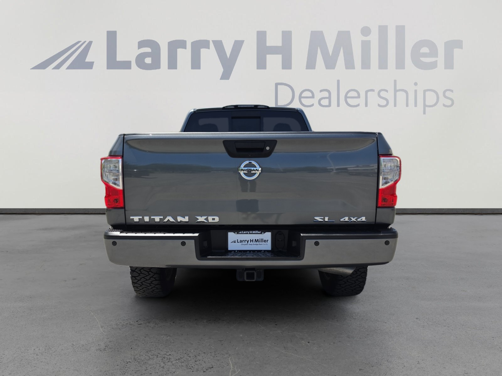 Used 2016 Nissan Titan SL AWD/4WD image 4