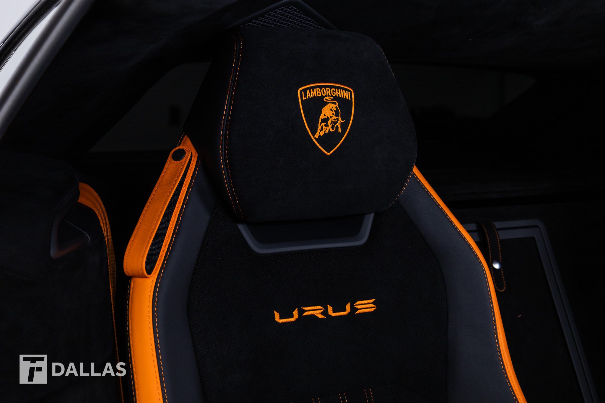 Used 2023 Lamborghini Urus Performante AWD/4WD image 46