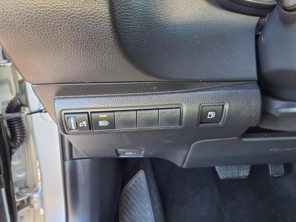 Used 2025 Toyota Corolla XLE image 14