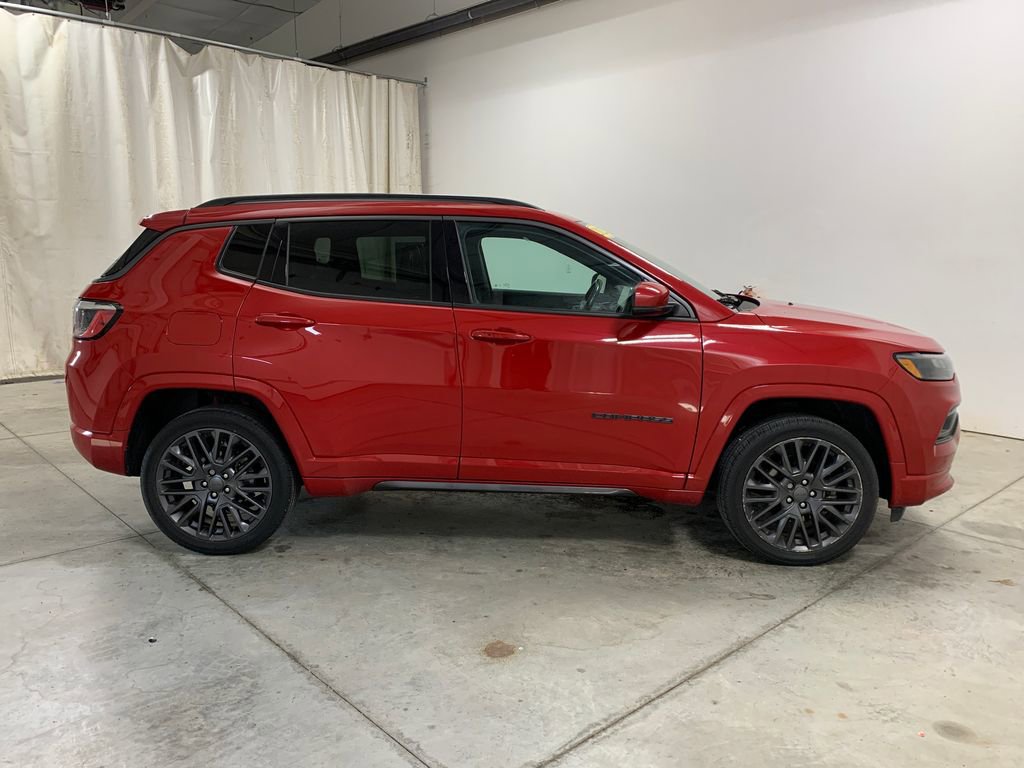 Used 2022 Jeep Compass Limited image 11