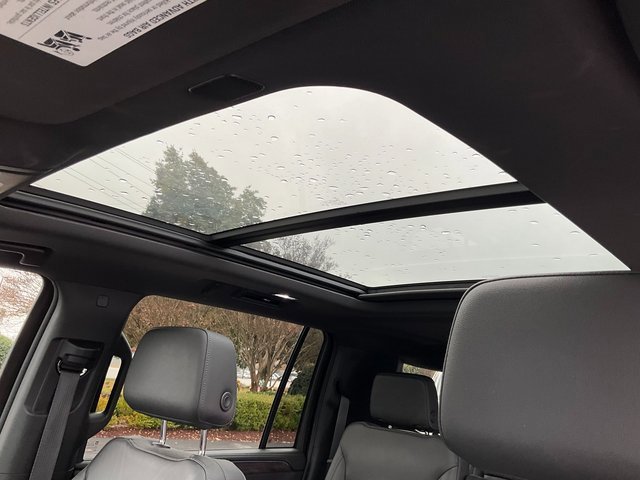 Certified 2024 Chevrolet Suburban Z71 w/ Luxury Package image 9