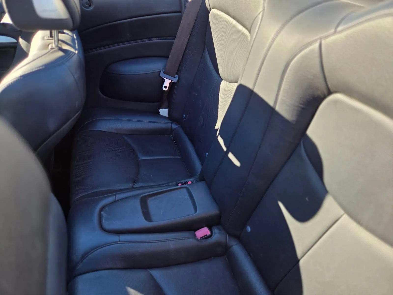 Used 2014 INFINITI Q60 Convertible w/ Premium Package RWD image 9