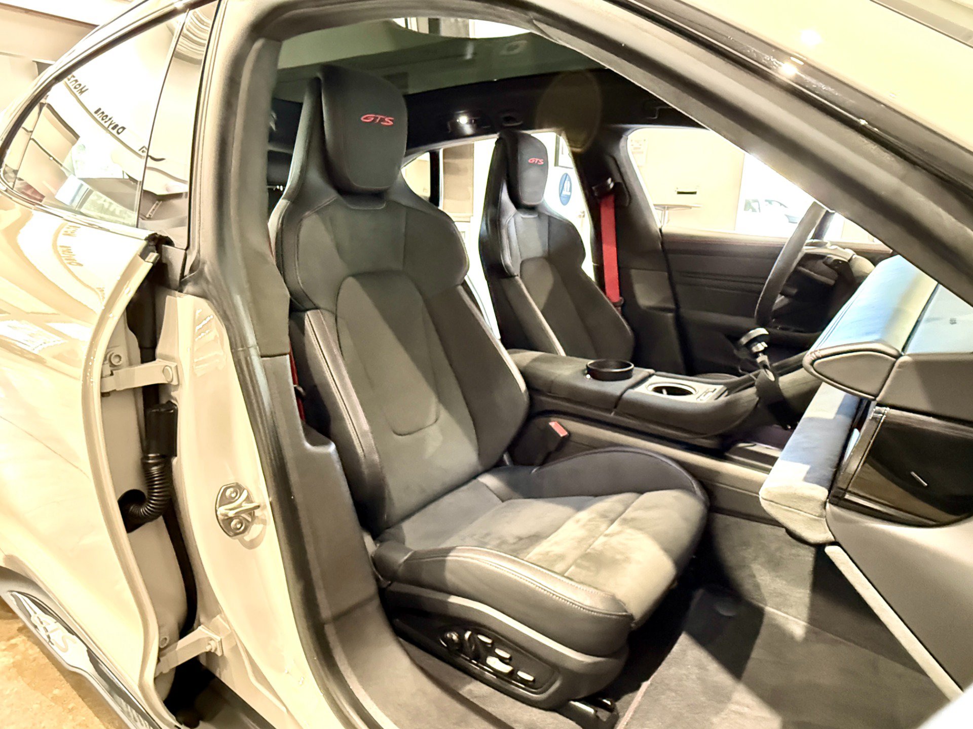 Used 2023 Porsche Taycan GTS AWD/4WD image 34