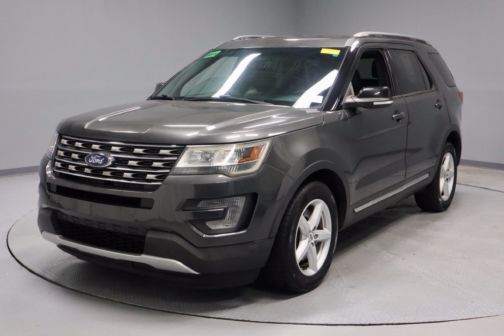 Used 2016 Ford Explorer XLT w/ Equipment Group 202A FWD image 8