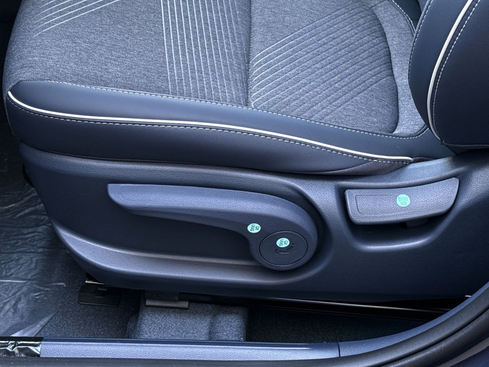 New 2026 Hyundai Venue SEL FWD image 19