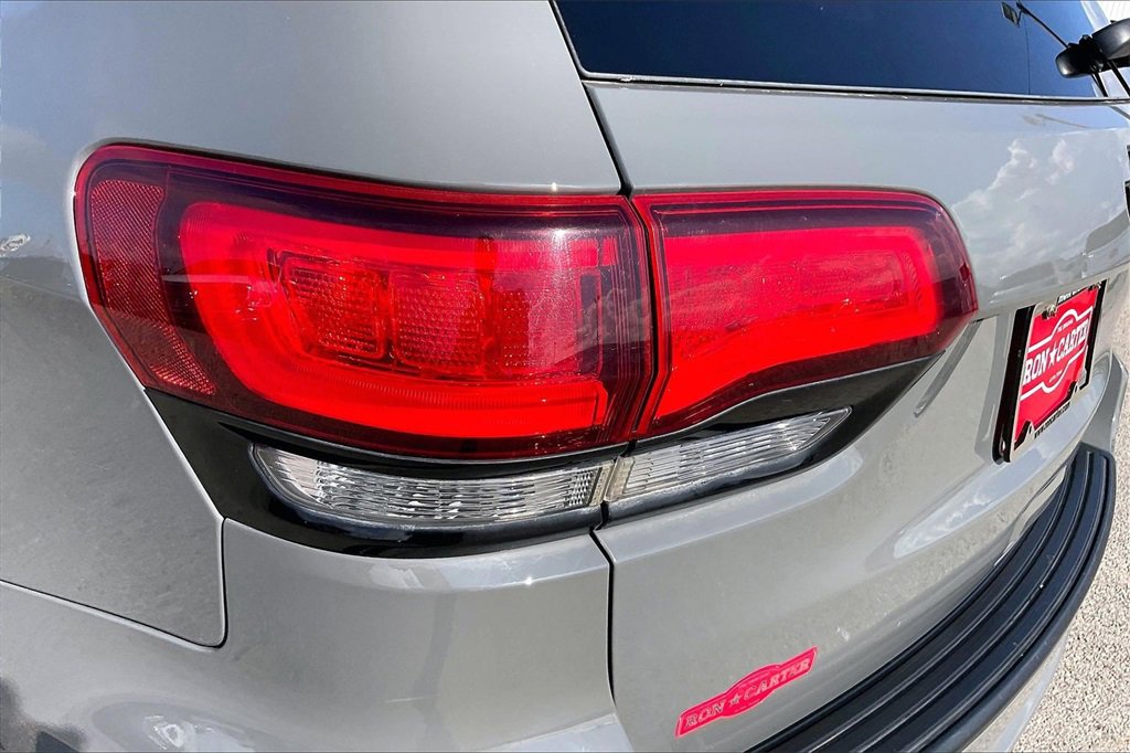 Used 2021 Jeep Grand Cherokee Laredo X image 19