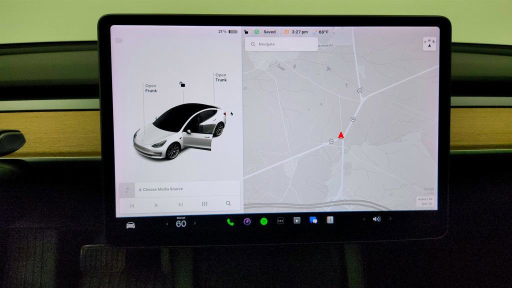 Used 2021 Tesla Model 3 Standard Range Plus RWD image 22