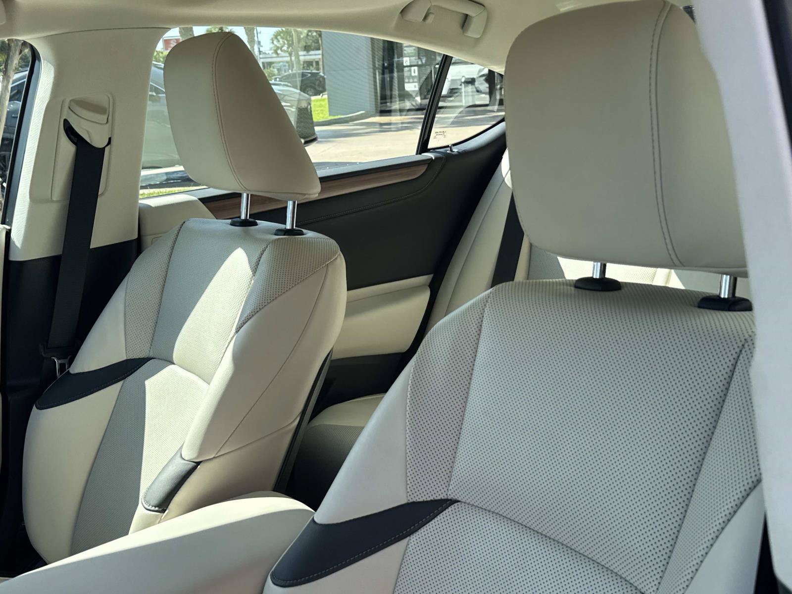 Certified 2025 Lexus ES 350 w/ Premium Package FWD image 14