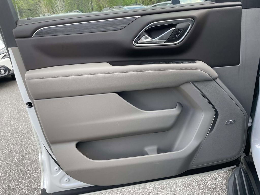 Used 2023 GMC Yukon SLT w/ SLT Luxury Package AWD/4WD image 17