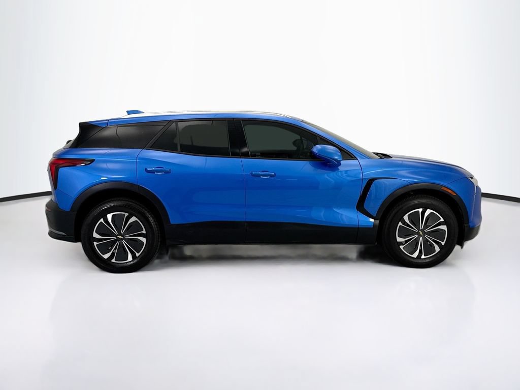 Used 2025 Chevrolet Blazer EV LT AWD/4WD image 4